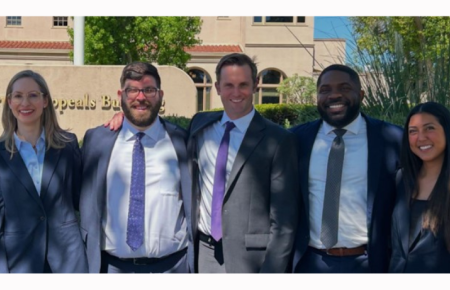 Appellate Litigation students Piper Hinson '25, Aria Beizai '25, Graham Outerbridge ’25, Chinonso Anokwute '25, and Jennifer Alvarez ’25